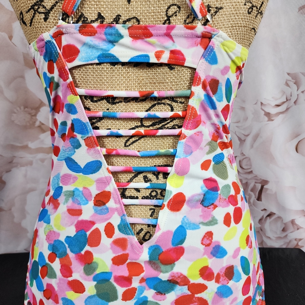Spotted Retro V-Neck One Piece Bathing Suit - Picture 7 of 14
